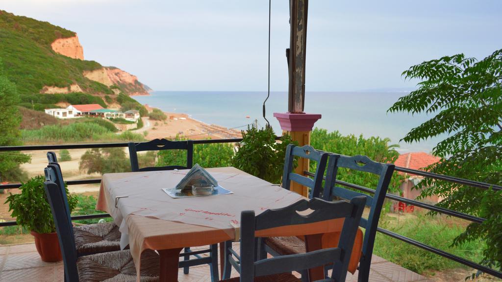 Kostas Apartment Vitalades